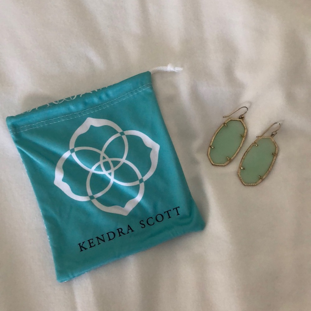 Danielle earrings in chalcedony